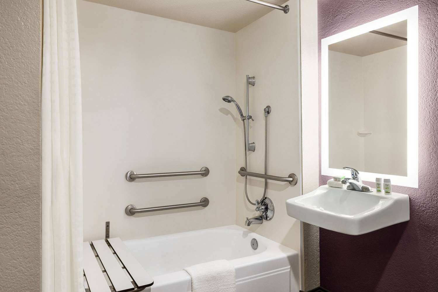 La Quinta Inn San Antonio Lackland 48/49