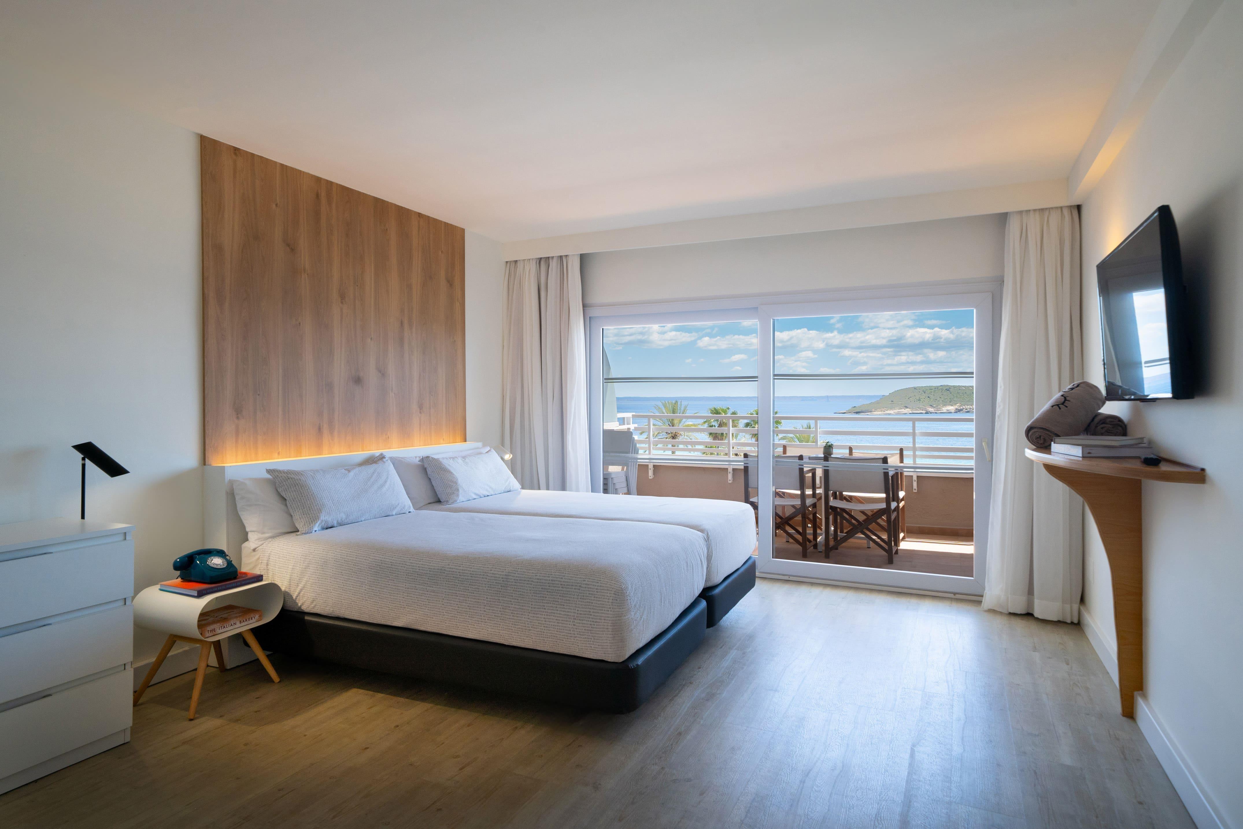 2 Bedrooms, Beach House, Suite, Sea Front