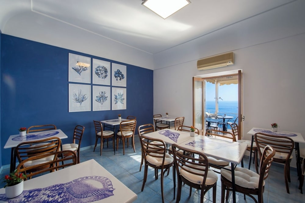 Maresca Hotel Praiano 55/78