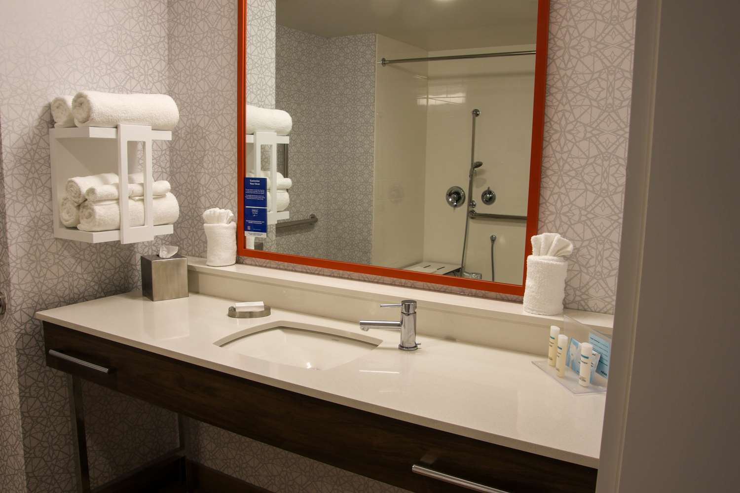Hampton Inn and Suites Olean 23/25