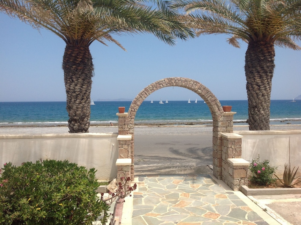 Petras Beach 15/24