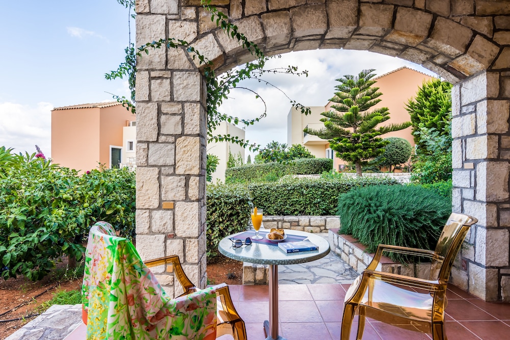 Pilots Villas Luxury Suites 32/48