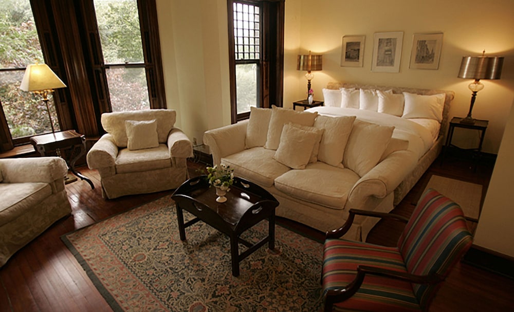 Morgan State House Inn 27/50