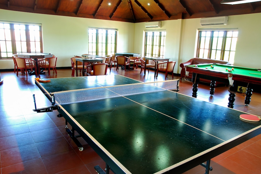 Sterling Lake Palace Alleppey. 33/58