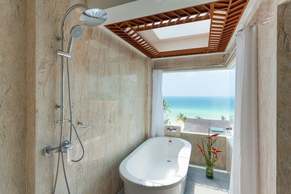 The Samui Beach Resort 72/75