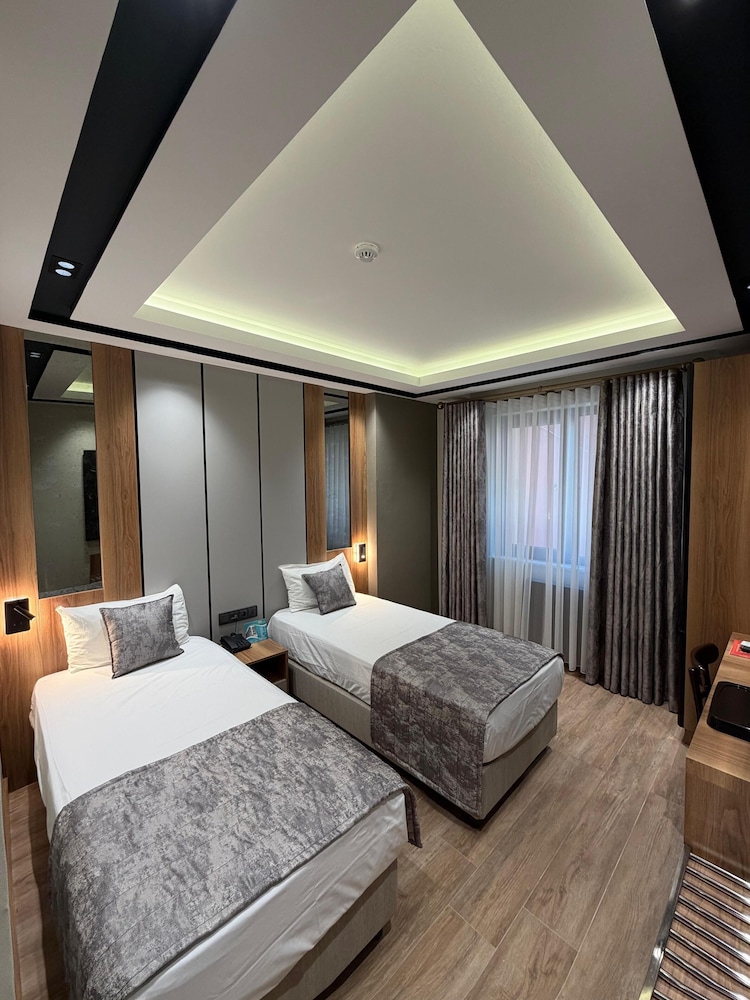Nil Hotel 14/30