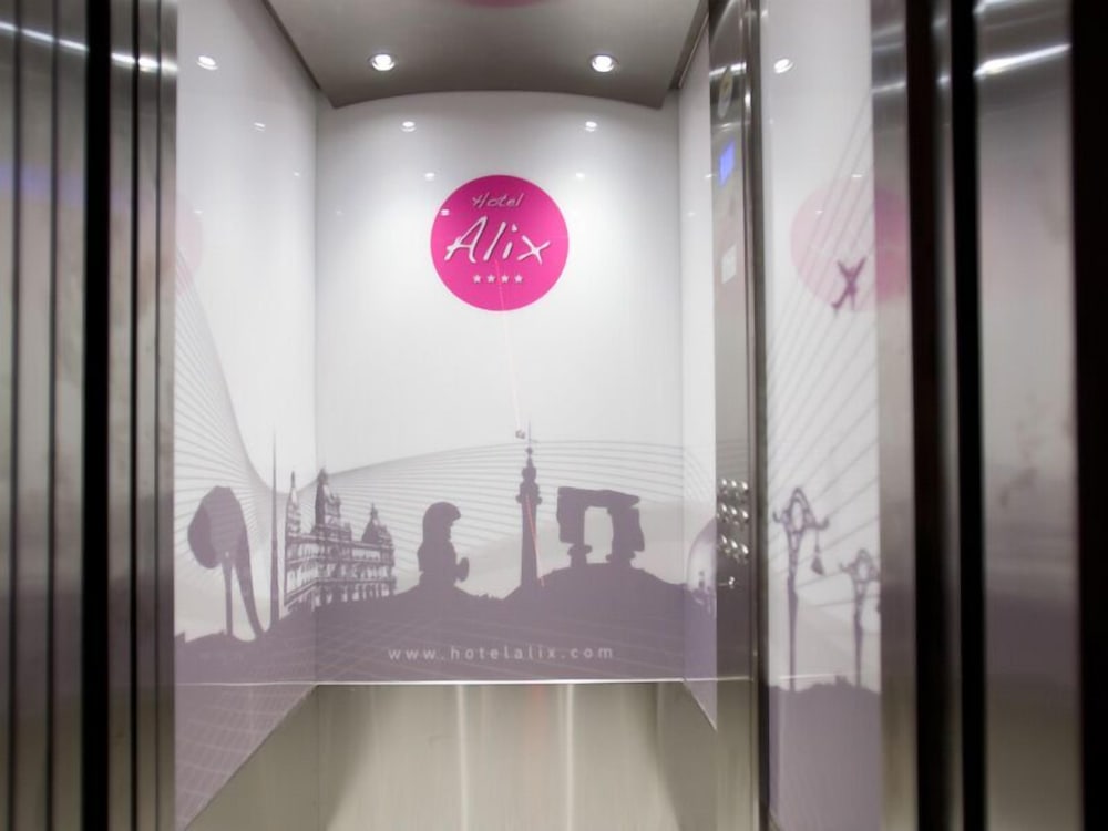 Alix Boutique 13/26