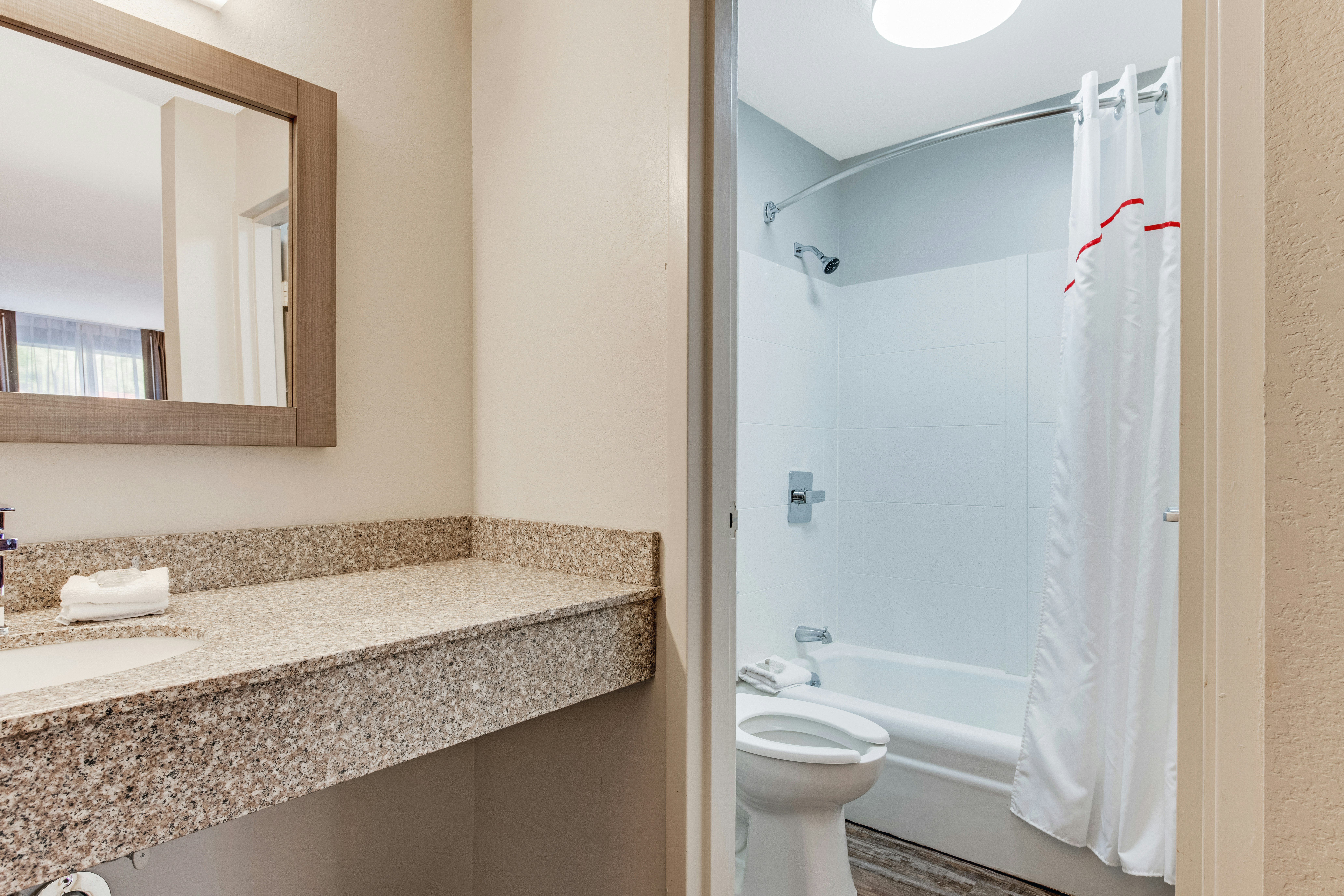 Red Roof Inn & Suites Wilkesboro 32/32