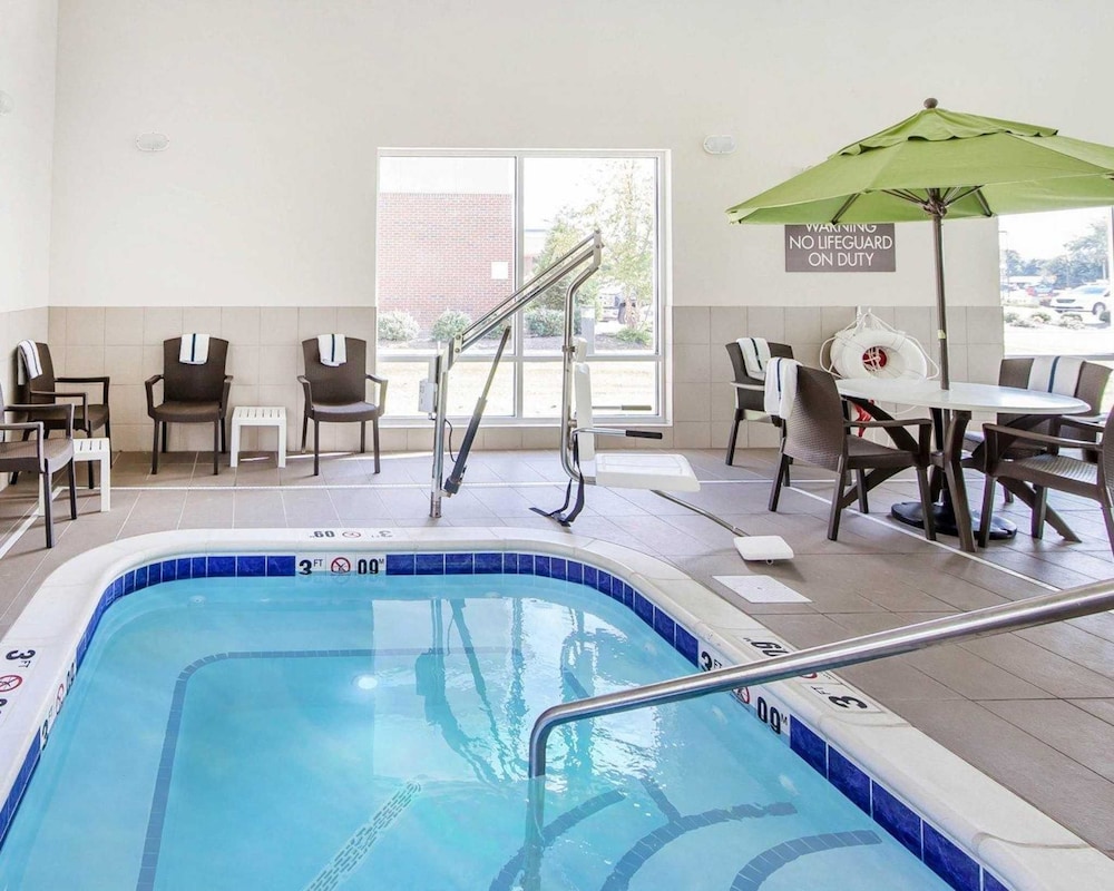 Comfort Suites Marietta Parkersburg 4/49