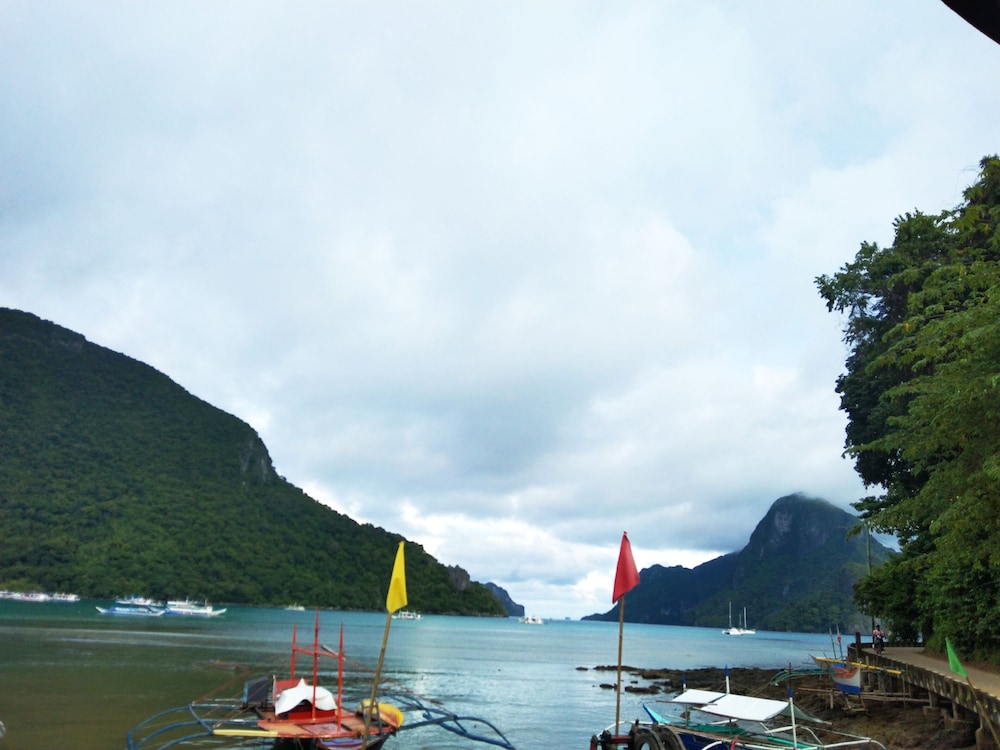 El Nido Corner Pension And Restaurant 46/50