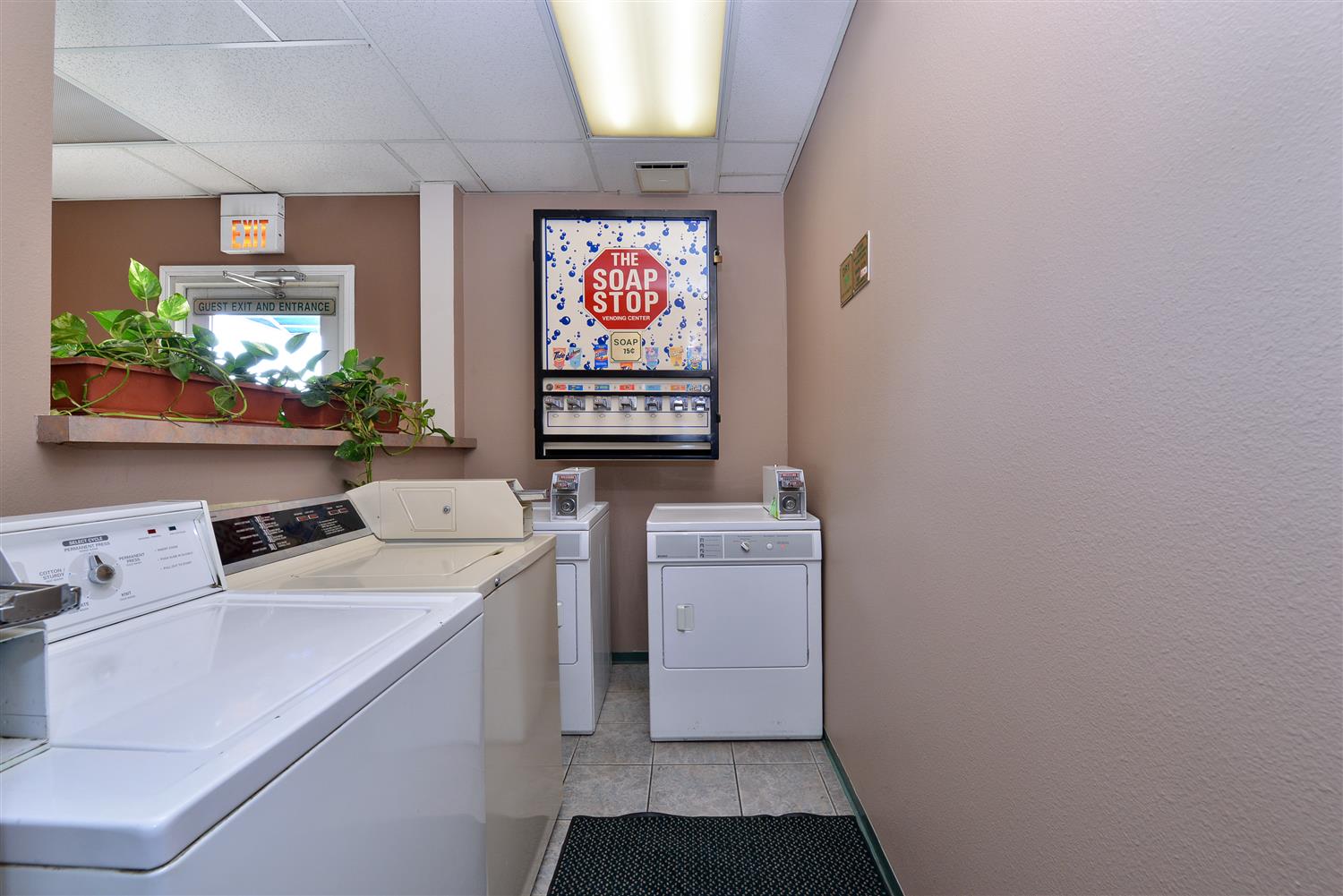 Americas Best Value Inn & Suites Madera 10/10