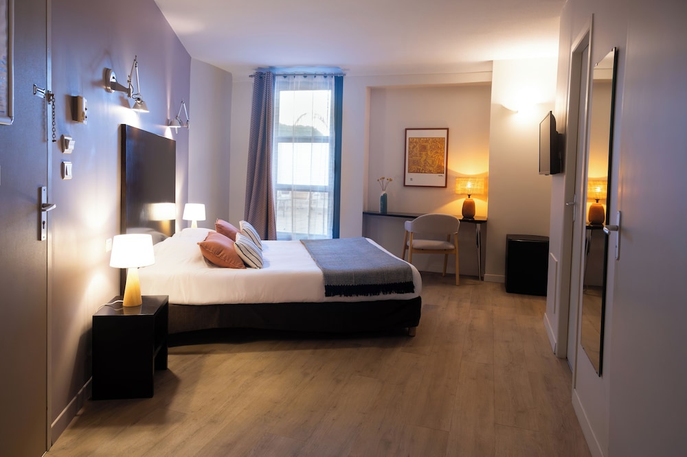 Superior, Queen Bed