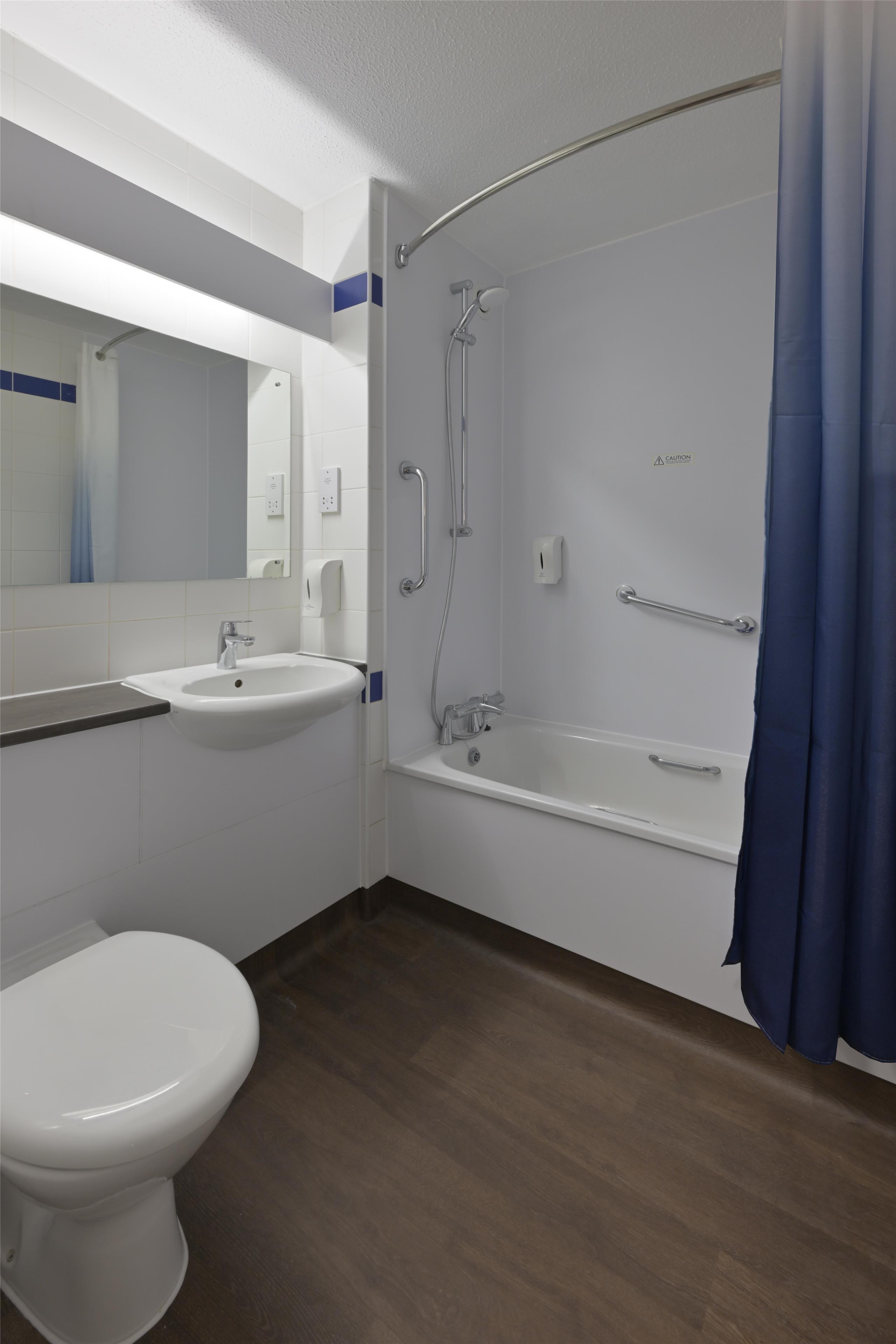 Travelodge Newbury Tot Hill 24/27