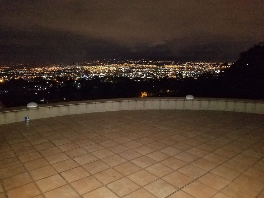 Hostel Monte Campana Escazu 29/50