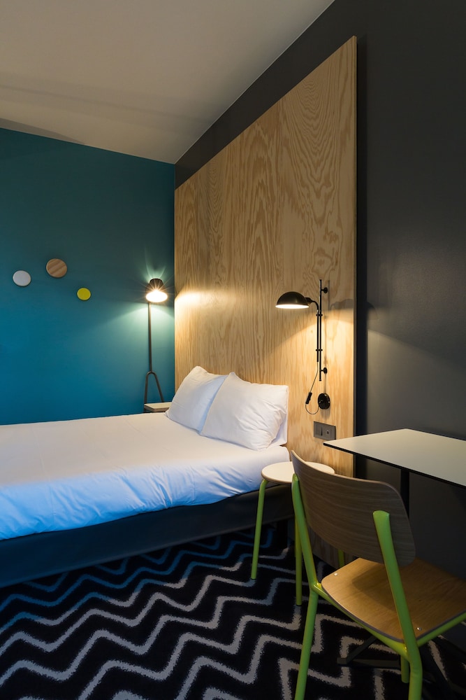 STANDARD, SINGLE BED