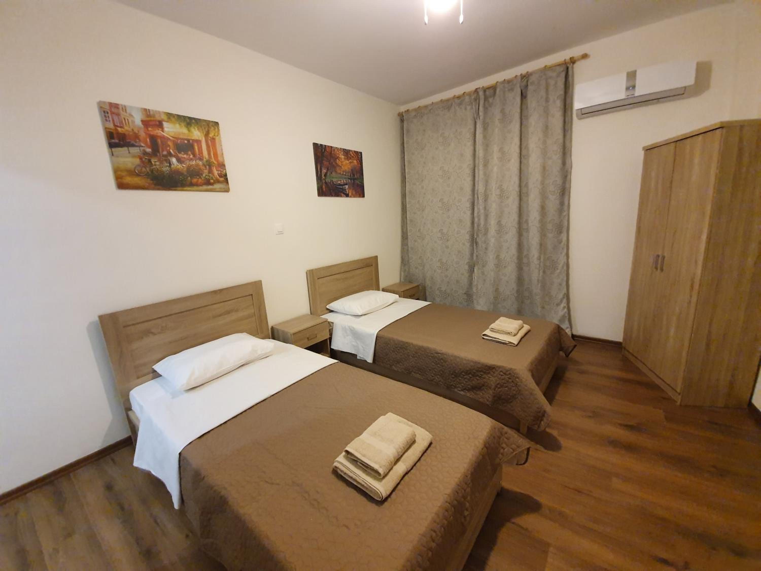 Room, Twin Beds