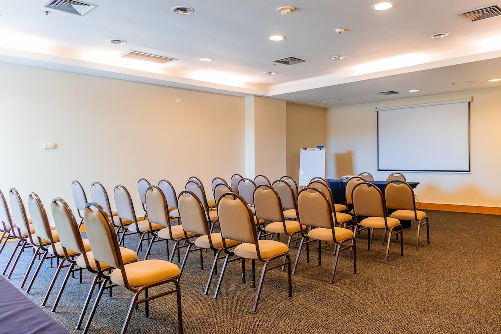 Mercure Macae Hotel 70/77