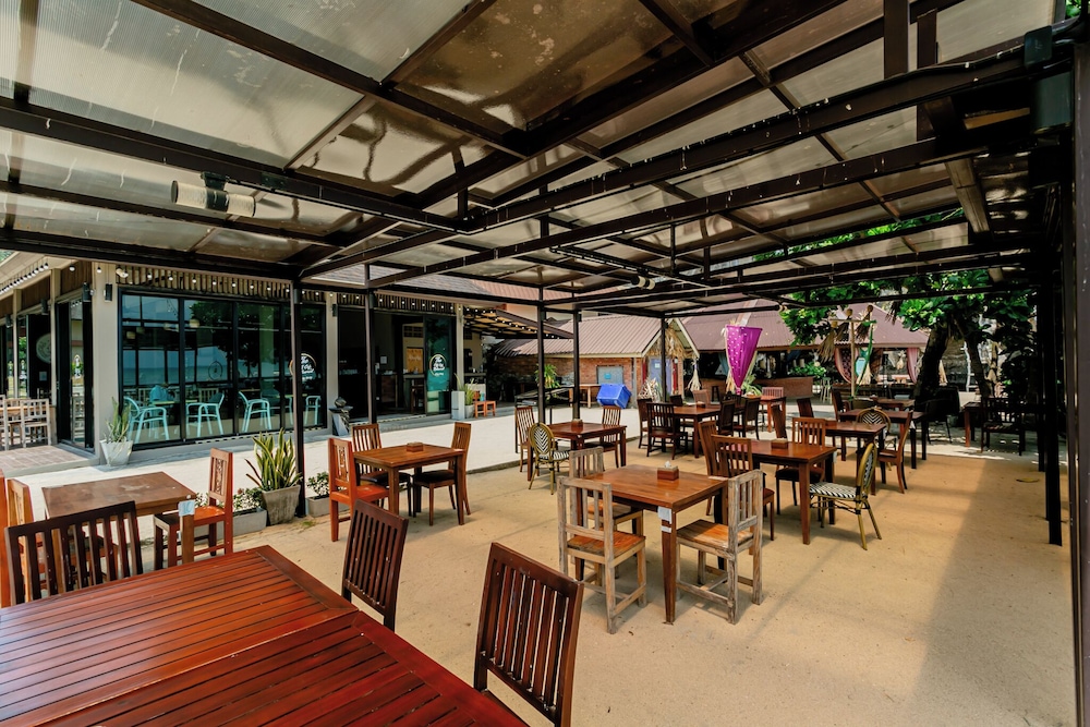 Tonsai Bay Resort 32/50