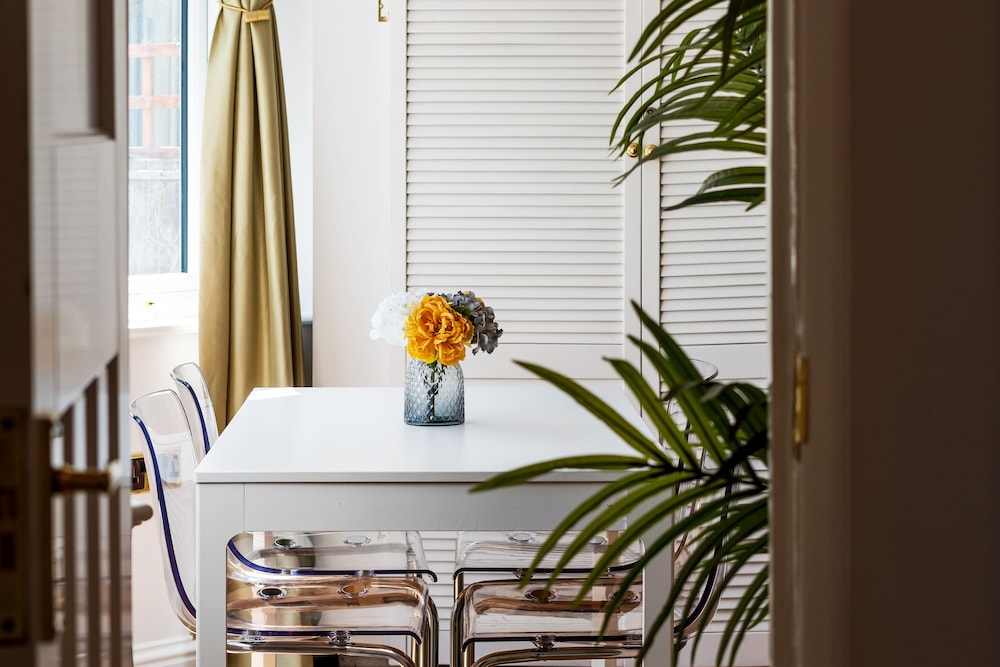Wimbledon Holiday Lets 8/50
