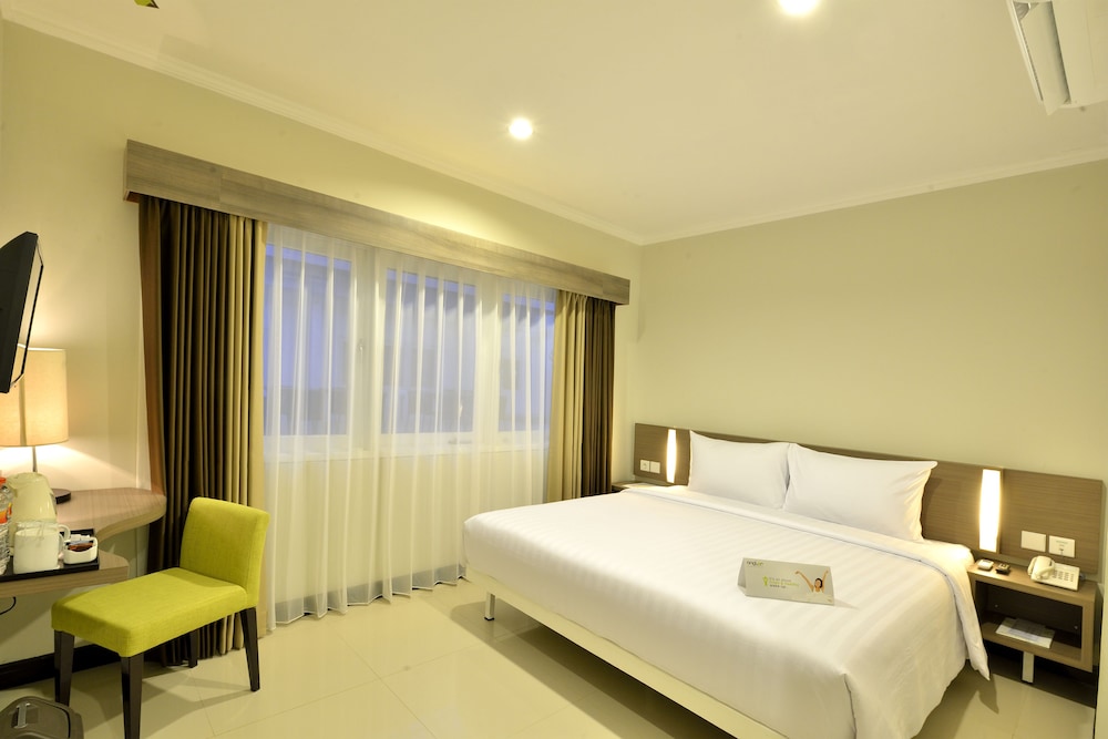 WHIZ PRIME HOTEL DARMO HARAPAN SURABAYA 4/26
