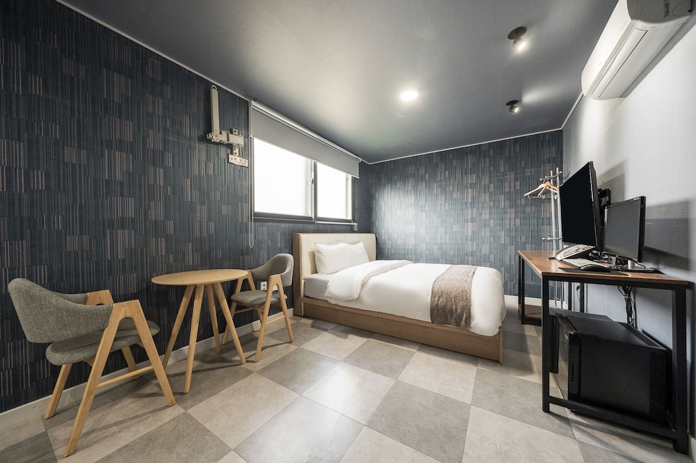 Malu Hotel 30/72