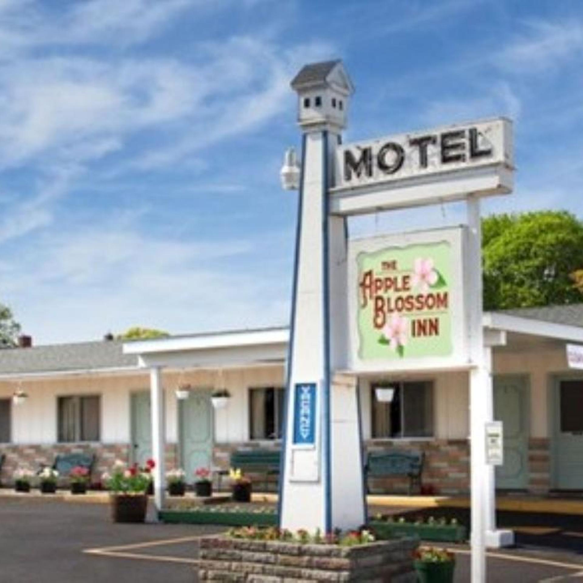The Welcome Inn 2/18
