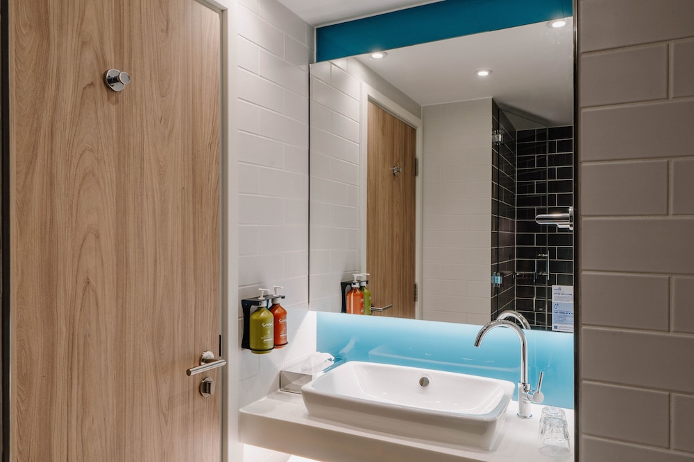 Holiday Inn Express Liverpool Central an IHG Hotel 29/30