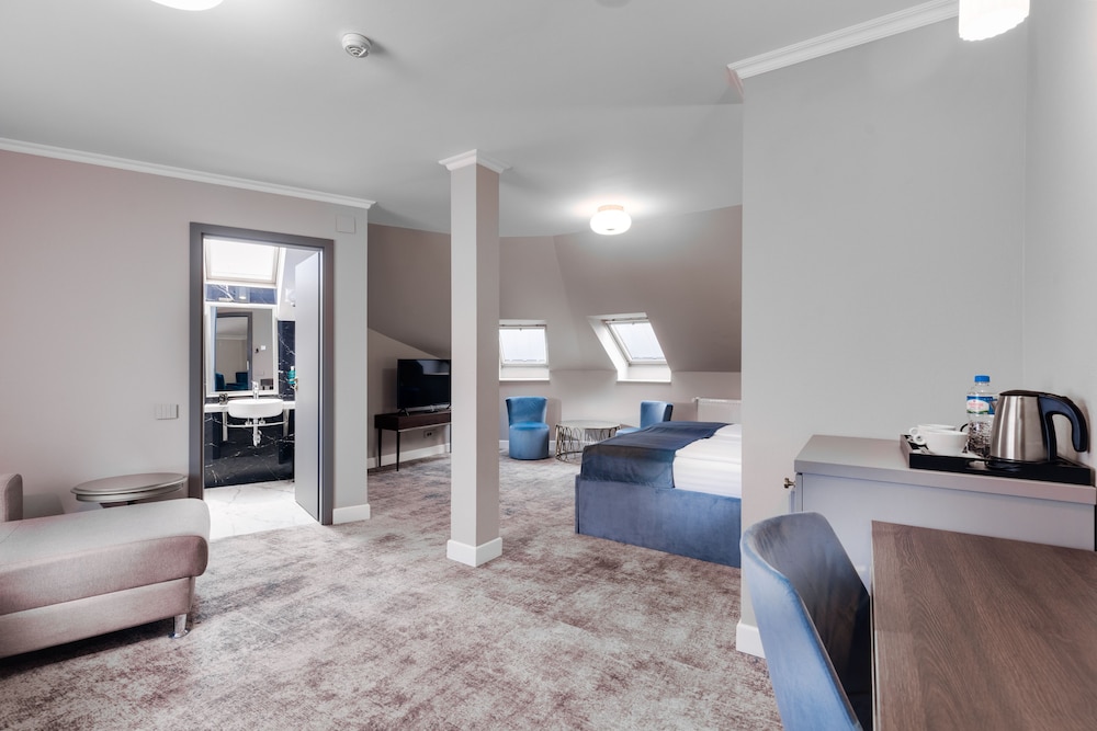 Hotel Meridian 25/50