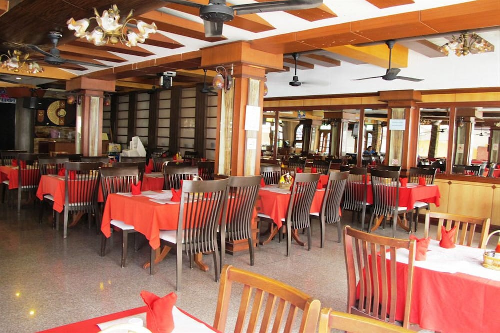 P 72 Hotel Bar 37/50