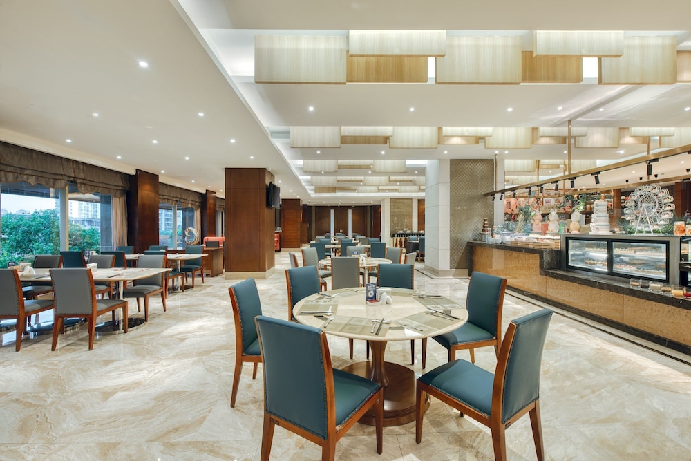 Crowne Plaza Nanchang Riverside 34/50