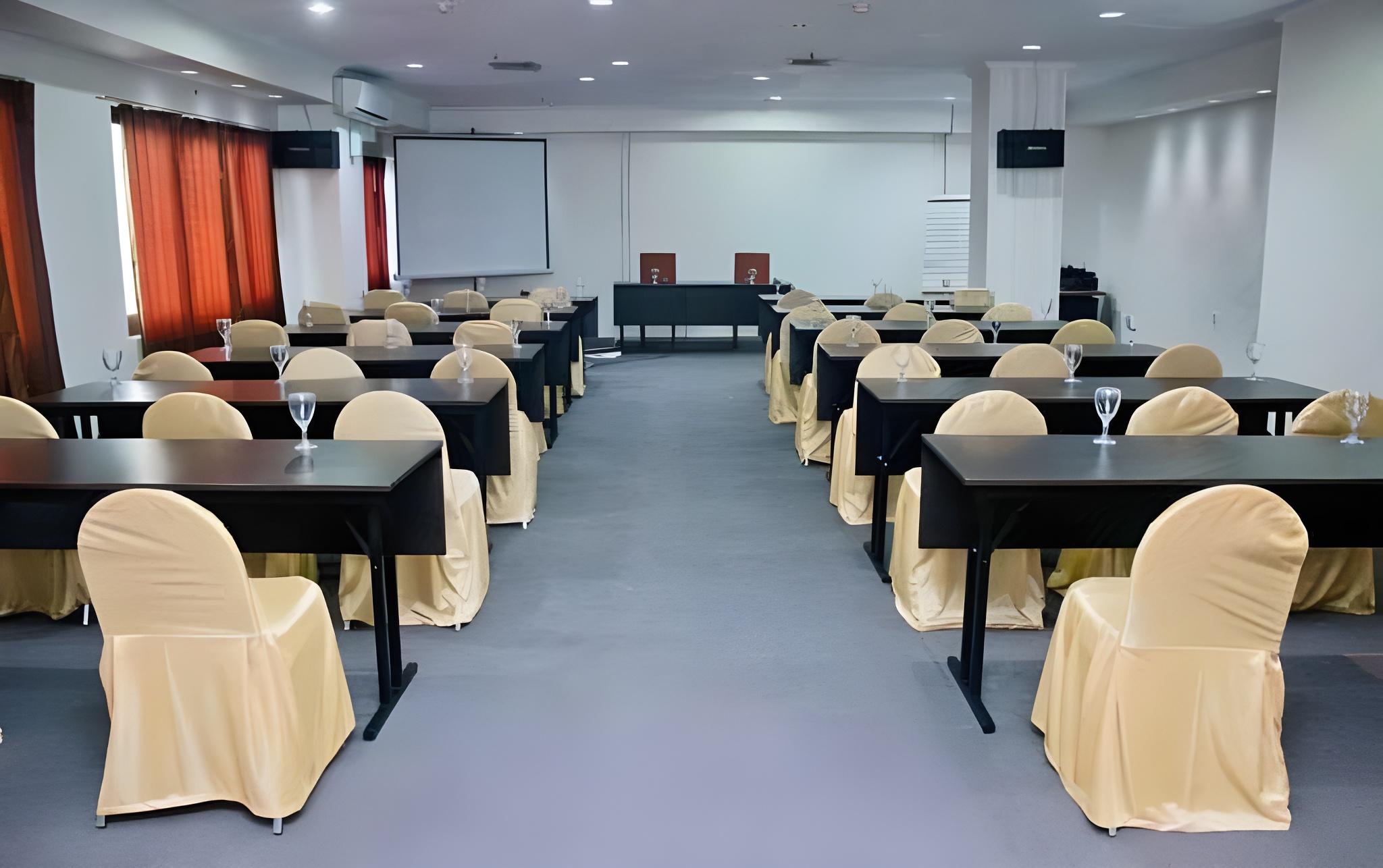 Abadi Hotel & Convention Center 39/50