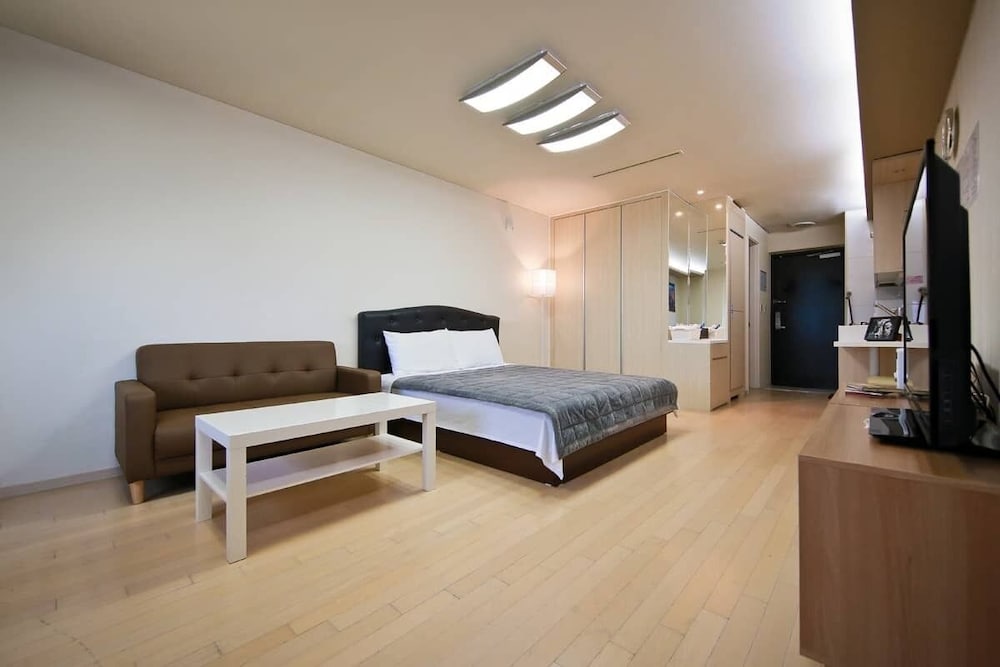 Prime Guest House 17/48