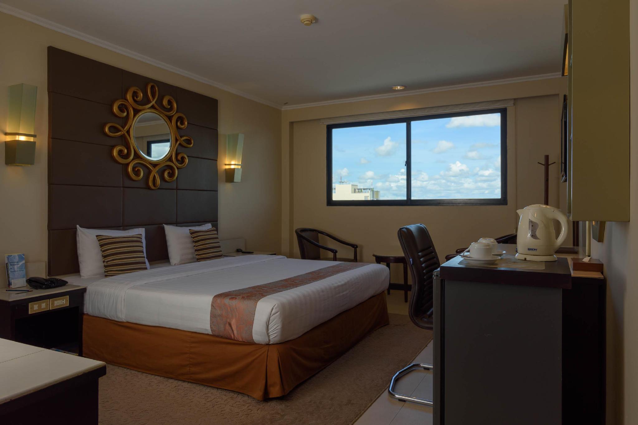 Hotel Gajahmada Pontianak 8/30