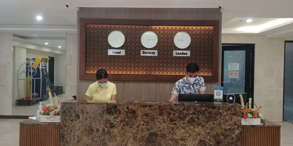 Boracay Ocean Club Beach Resort 8/77