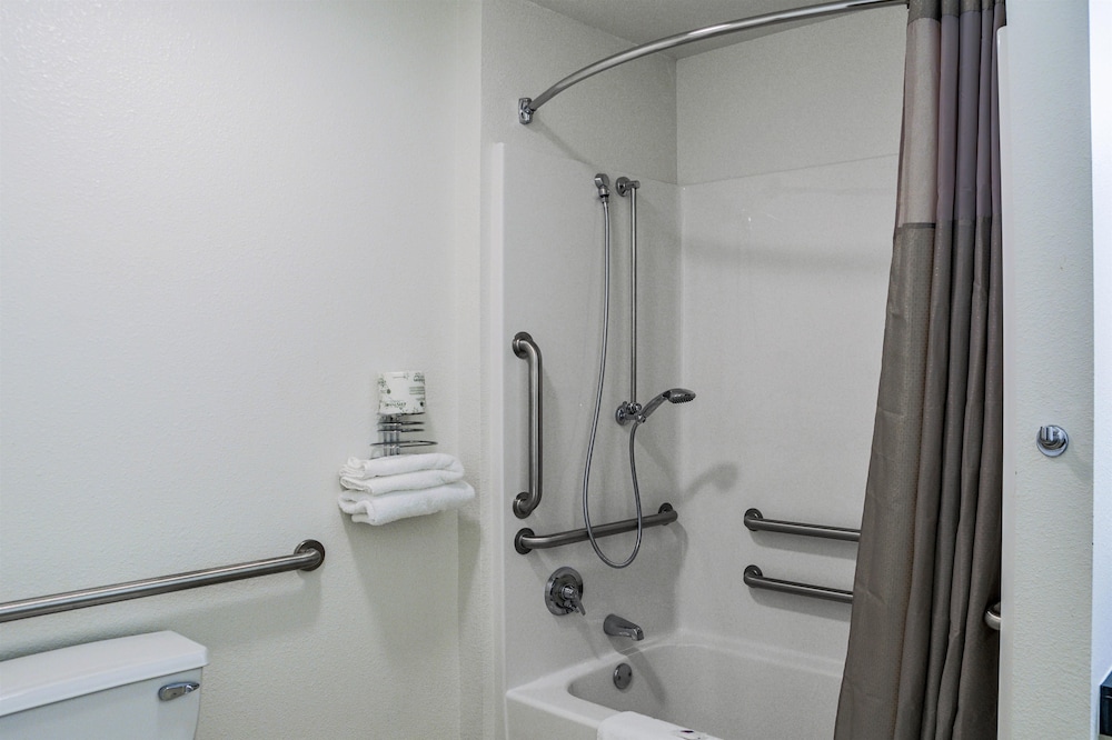 Motel6 Duluth, MN 17/59