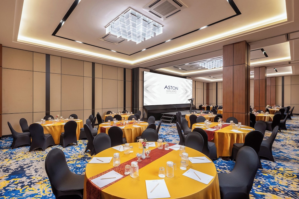 Aston Malang Hotel and Conference Center 33/35