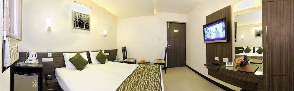 DELUXE, DOUBLE BED
