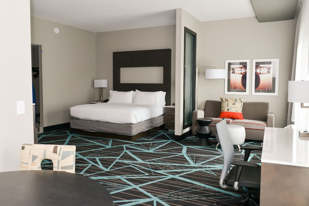Holiday Inn Express And Suites Charlotte Airport 21/58