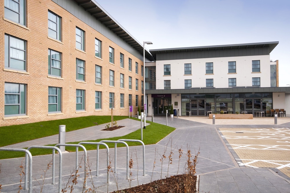 Premier Inn Edinburgh Airport (M9, Jct1) 25/28