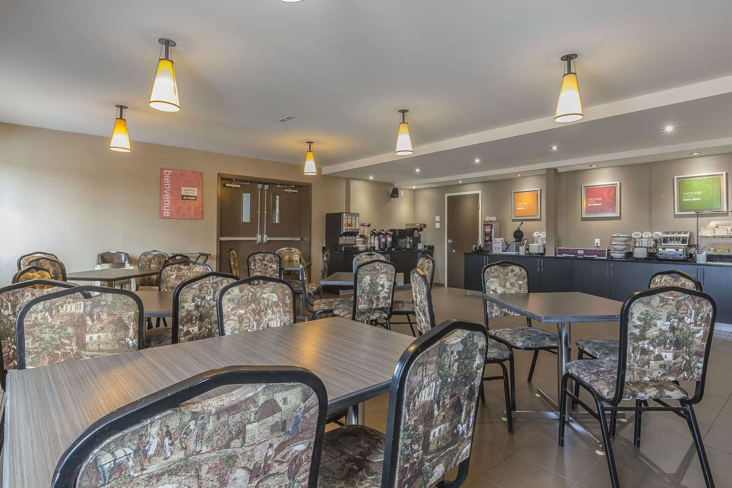Comfort Inn St. Georges de Beauce QC 20/26