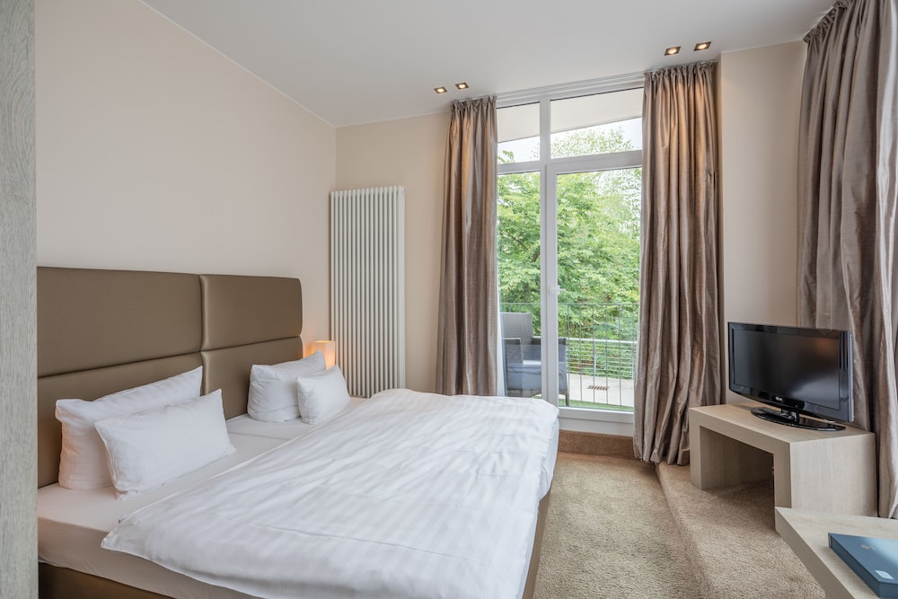 Little, Double Bed, Balcony, Small