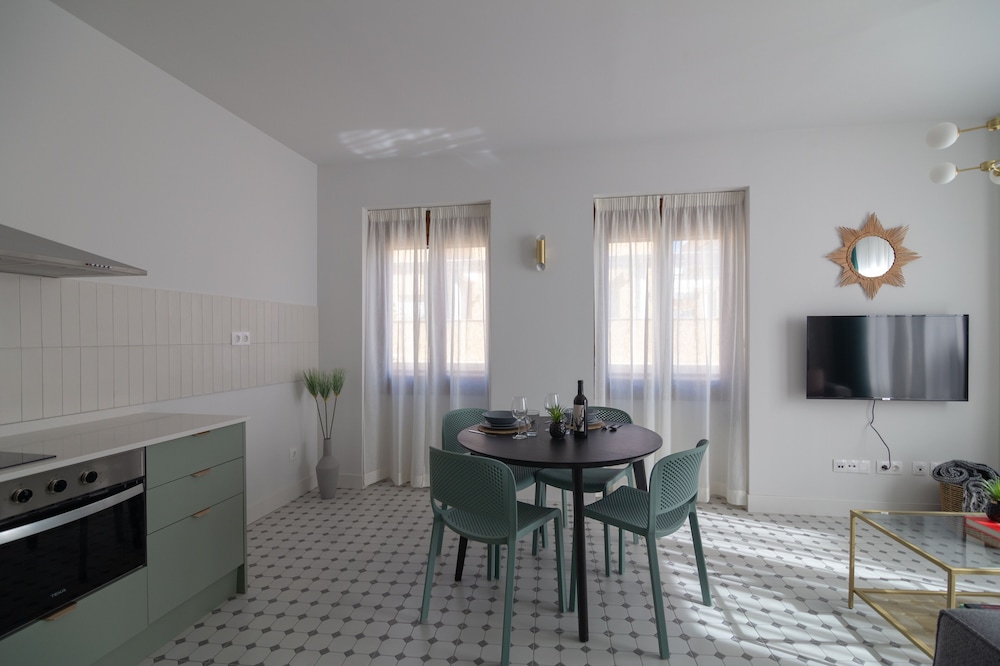 Apartamentos Teatro by Be Alicante 28/43