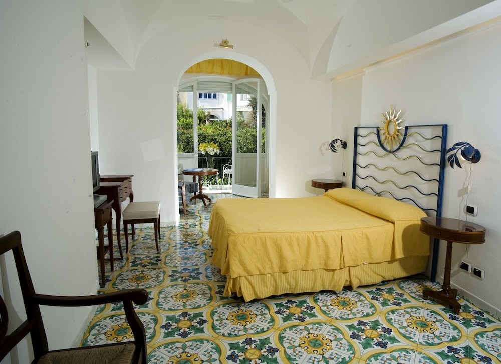 غرفة عائلية بسرير كوين وسريرين منفصلين، Hotel Gatto Bianco 2/3