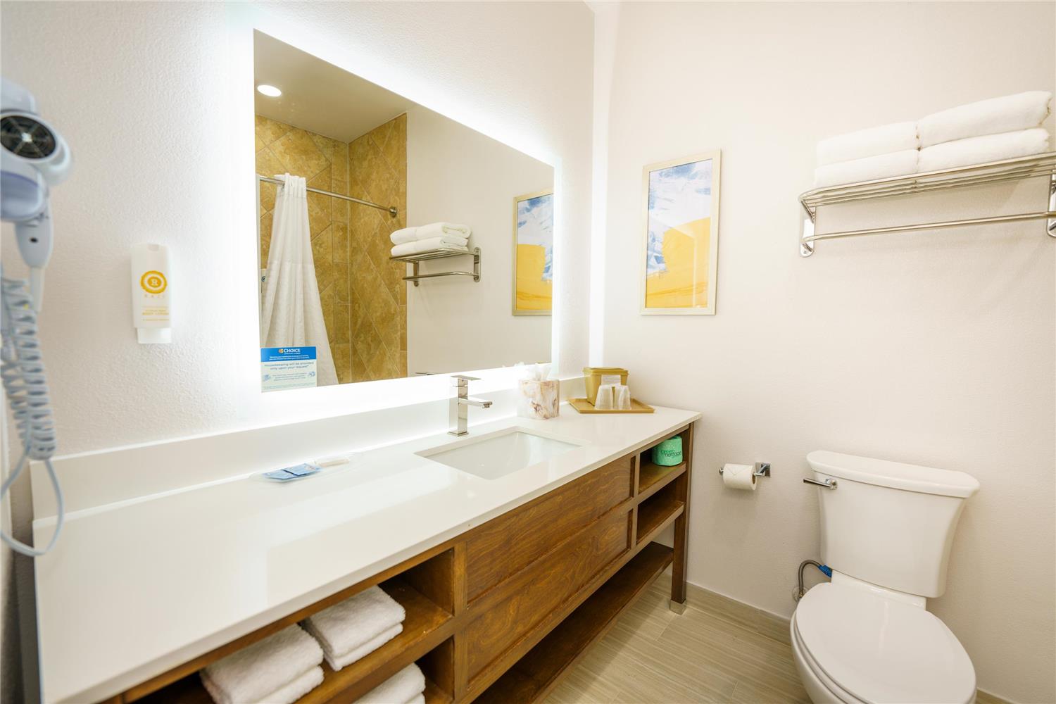 Comfort Suites University Drive, College Station, TX 40/41