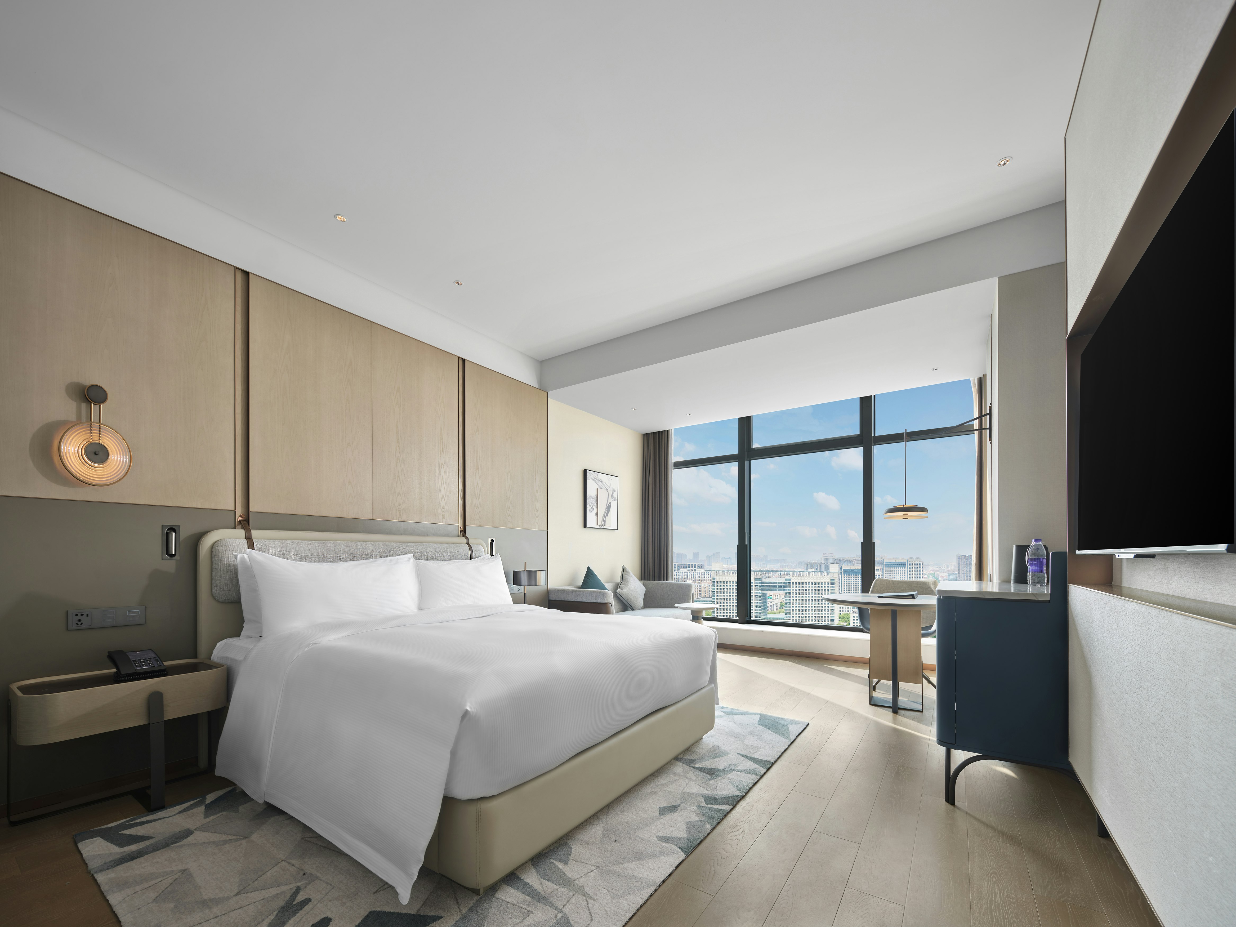 PREMIUM, KING BED