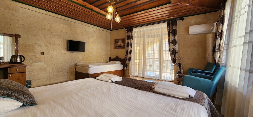 DELUXE, BALCONY