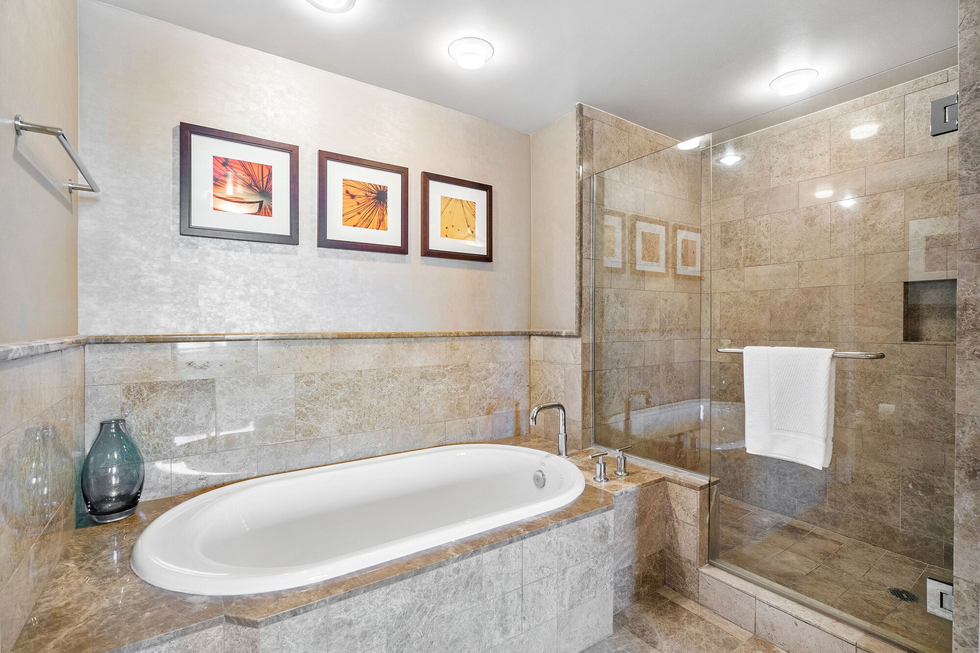 2 Bedrooms, Suite, King Bed, 1 King and 2 Double Beds, Intracoastal View, 2 Bathrooms, Sofa, Balcony، Palm Beach Singer Island Resort and Spa Luxury Suites 5/5