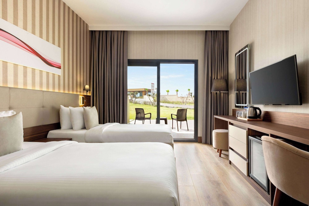 Ramada by Wyndham Cesme 26/67