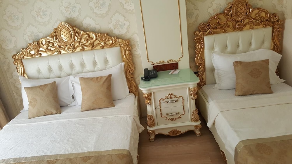 BEST TOWN HOTEL 32/48