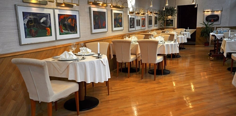Hotel Rivijera 28/50